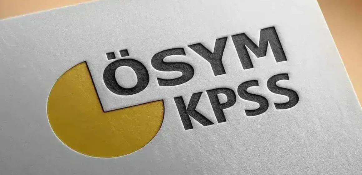 ÖSYM'nin 2026 sınav takvimine göre KPSS Ortaöğretim başvuruları başladı. 2026 KPSS Ortaöğretim başvurusu için bilgisayar başında sınav başvuru ekranı hazırlayan aday