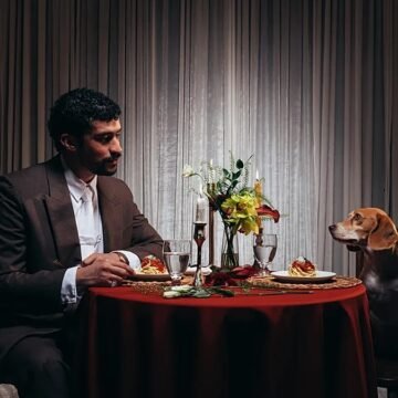 Dogue'un 2026 sayısında Eric Rojas imzalı Sansa fotoğrafı, insan yıldızların kapaklarından daha sıcak karşılandı. Bad Bunny'nin beagle cinsi köpeği Sansa, Dogue dergisinin 2026 kapağında spagetti tabağının başında