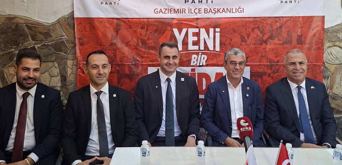 Gökhan Günaydın, Gaziemir İlçe Başkanlığı ziyaretinde ekonomi başlığı altında açıklamalar yaptı. YENİ Parti Grup Başkanvekili Gökhan Günaydın'ın Gaziemir'de yaptığı konuşma