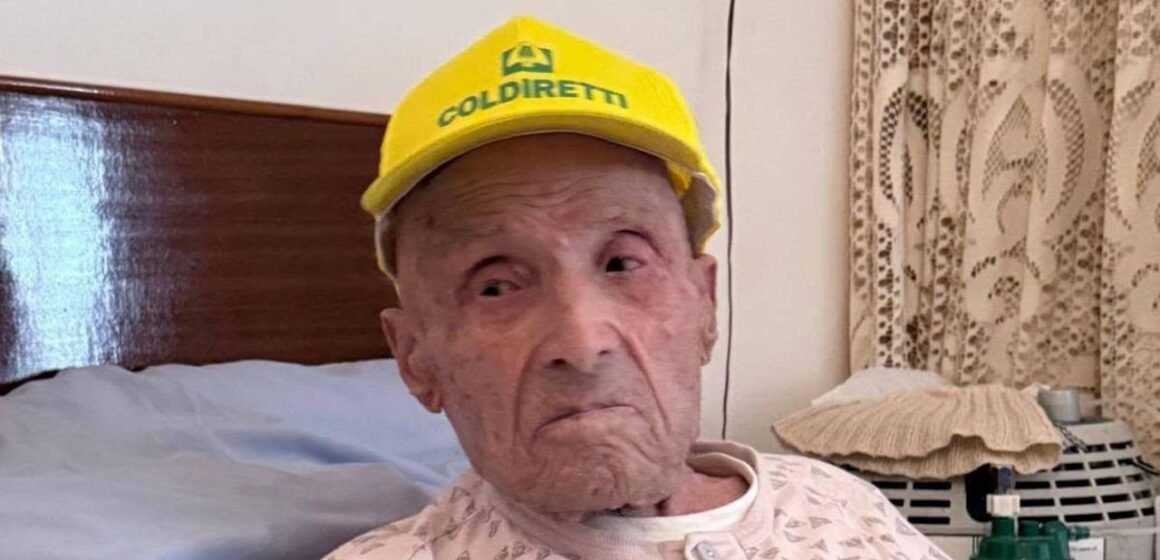 112 yaşında hayatını kaybeden Vitantonio Lovallo, Avigliano'da "Zitòn" lakabıyla tanınıyordu. Avrupa'nın en yaşlı erkeği unvanını taşıyan İtalyan Vitantonio Lovallo'nun portresi