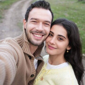 Sevdiğim Sensin yeni sezon tanıtımı ekranlara döndü. Aytaç Şaşmaz ve Helin Kandemir'in başrolünde olduğu Star TV dizisi Sevdiğim Sensin