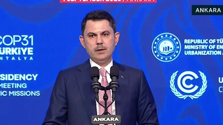Bakan Kurum, COP31 Başkanlığı bilgilendirme toplantısında konuştu. Bakan Murat Kurum, Ankara'da COP31 diplomatik misyon bilgilendirme toplantısında konuşuyor.