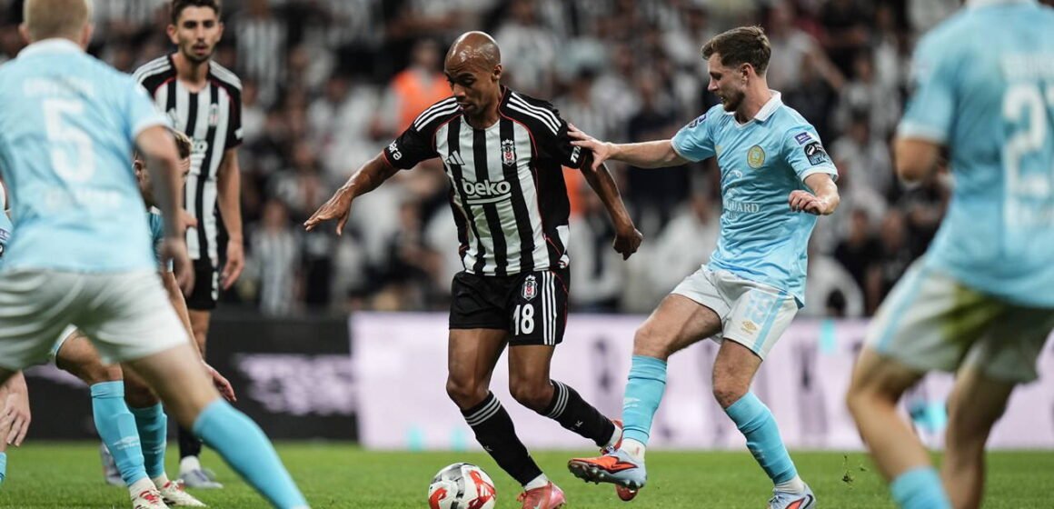 Beşiktaş formasıyla sahada görülen Joao Mario