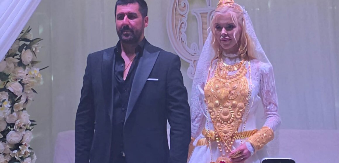 Gözaltı işlemlerinin ardından Van'a gönderilen Çağla Öz'e ilişkin haber fotoğrafı. Çağla Öz'ün Van'a getirilmesine ilişkin haber görseli