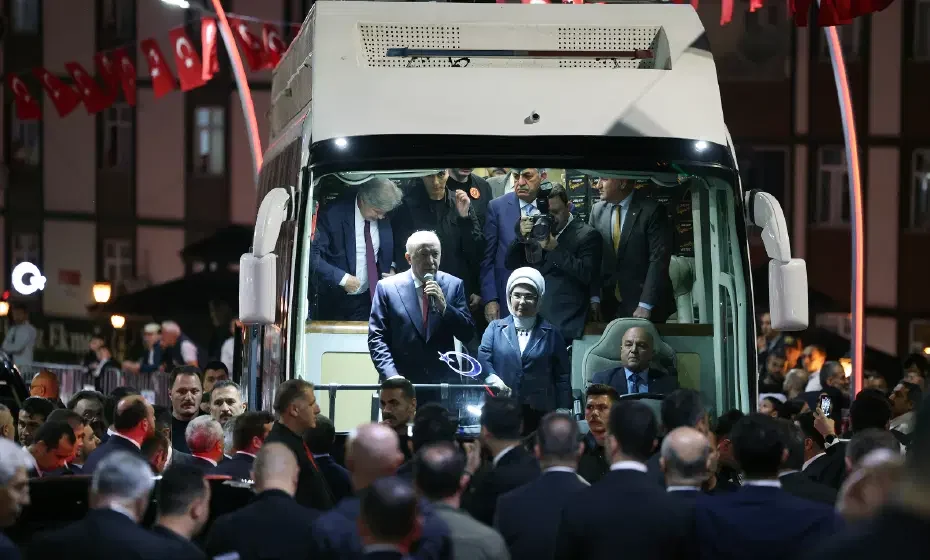 Cumhurbaşkanı Erdoğan Rize Güneysu'da vatandaşlara hitap ediyor