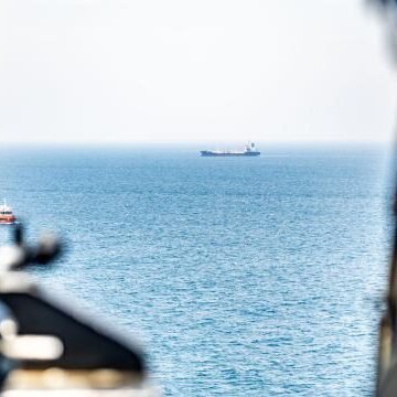 Umman açıklarında Hürmüz Boğazı'ndan geçen bir tanker, UKMTO tarafından bildirilen saldırıya uğradı. Hürmüz Boğazı'nda seyreden bir petrol tankeri