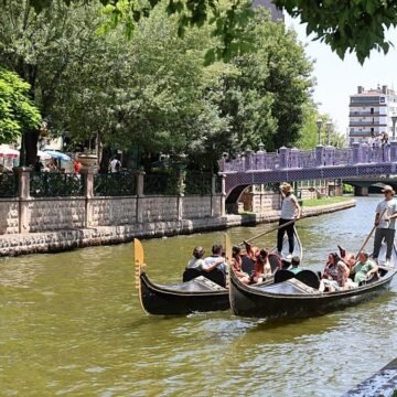 Odunpazarı'nın cumbalı ve renkli tarihî evleri