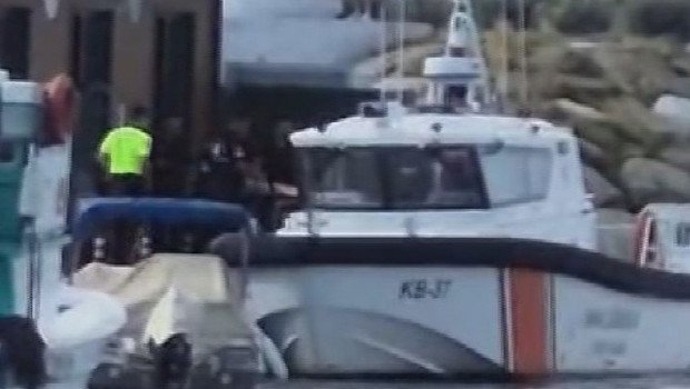 Silivri açıklarında bugün denizde bulunan cansız beden, Sahil Güvenlik ekiplerince limana getirildi. Silivri açıklarında sahil güvenlik ekibinin denizde ceset bulmasına ilişkin arama-kurtarma görüntüsü