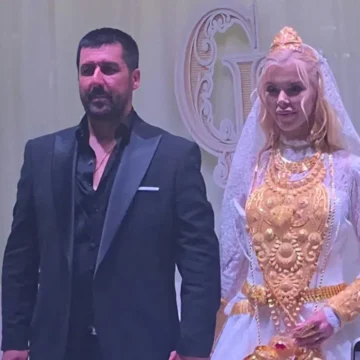 Çağla Öz Tançalan bugün güvenlik önlemleri altında Van Adliyesi'ne sevk edildi. Van Adliyesi önünde güvenlik önlemleri altında sevk