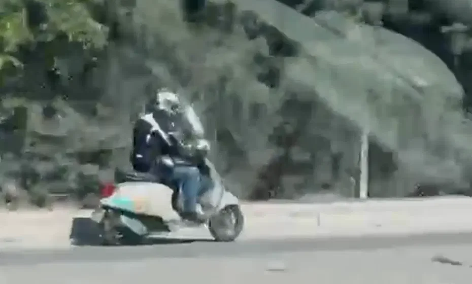 Dörtyol mevkisinde bir vatandaşın cep telefonu kamerasıyla kaydedilen ters yön ihlali anı Yalova-İzmit kara yolunda ters yönde ilerleyen motosiklet